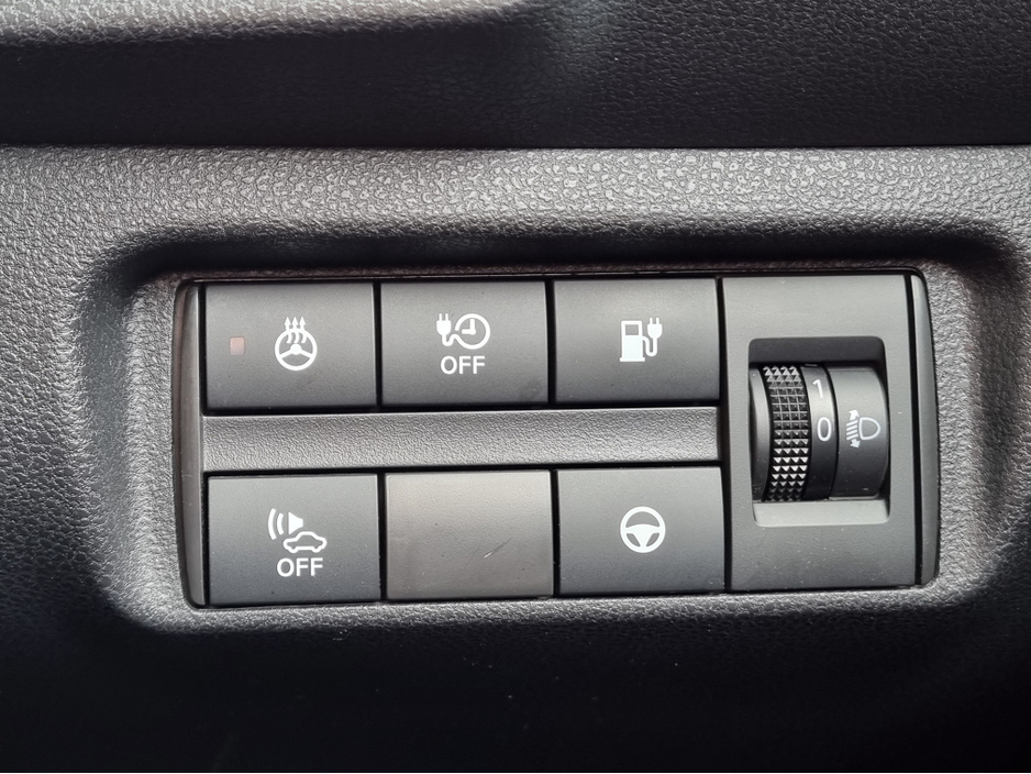 2021 Nissan Leaf - image 25