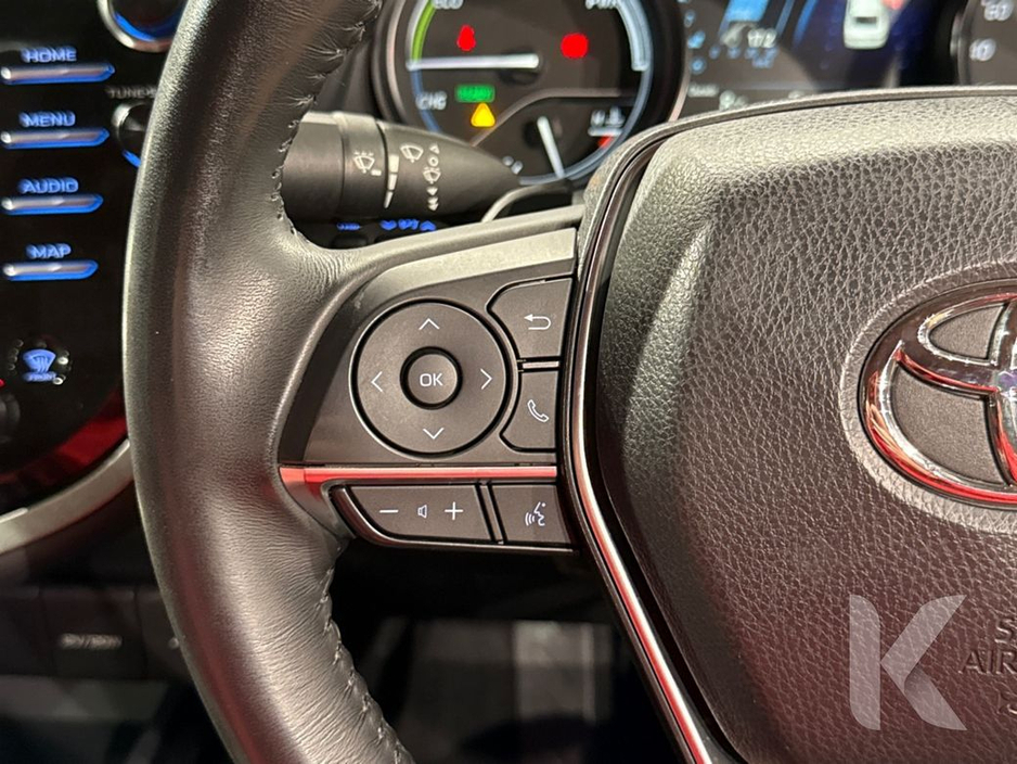 2021 Toyota Camry WS BLACK EDITION - HYBRID - 18'' ALLOY WHEELS - RED LEATHER INTERIOR - ELECTRIC SEATS - REAR CAMERA €26,950