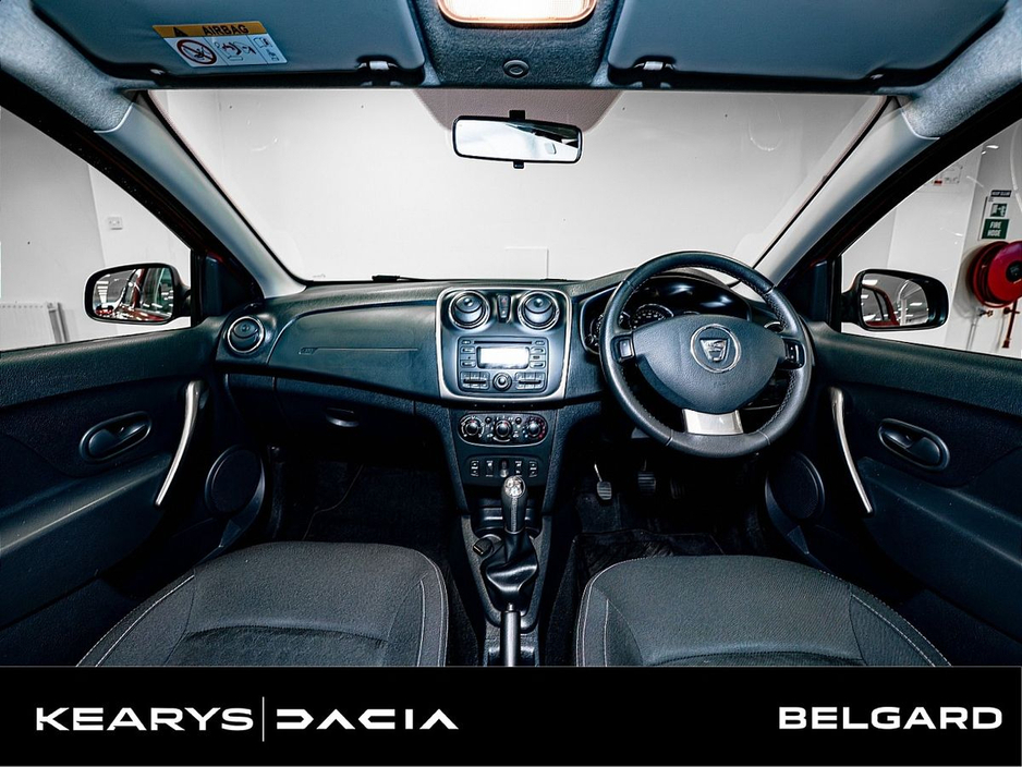 2015 Dacia Sandero - image 4