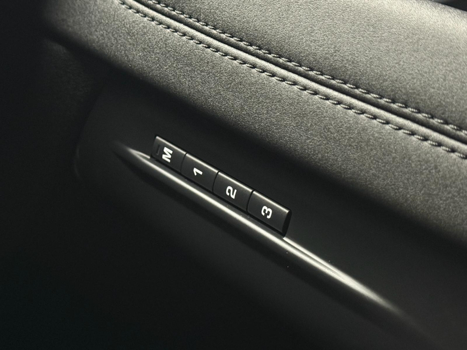 2021 Land Rover Range Rover Evoque - image 17