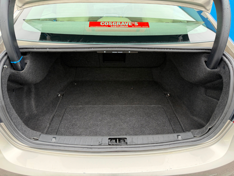 2012 Volvo S60 - image 14