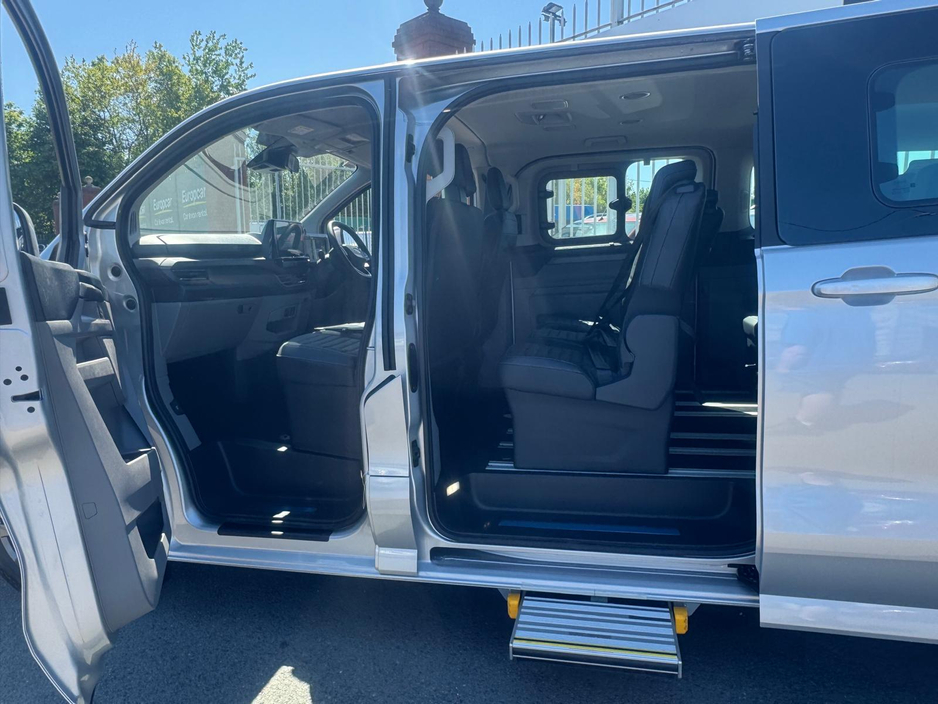 2026 Ford Tourneo Custom PHEV 2.5 Titanium Wheelchair Accessible Taxi