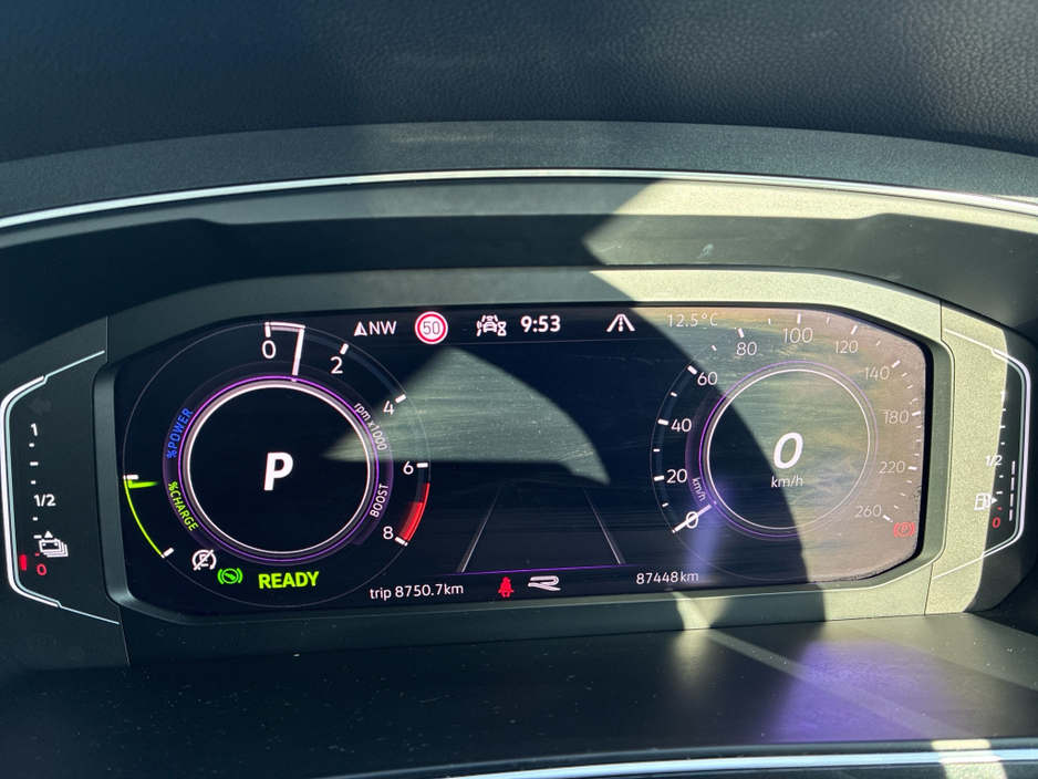 2023 Volkswagen Tiguan - image 15