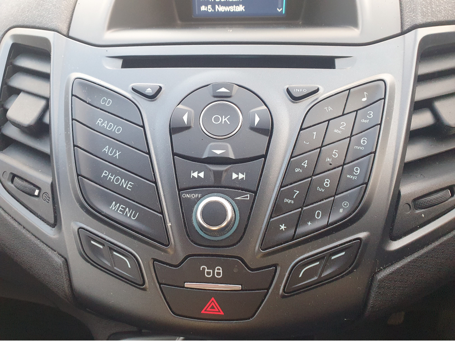 2016 Ford Fiesta ZETEC 1.0 65PS, 61,000KM !!! , Full Service History €9,995