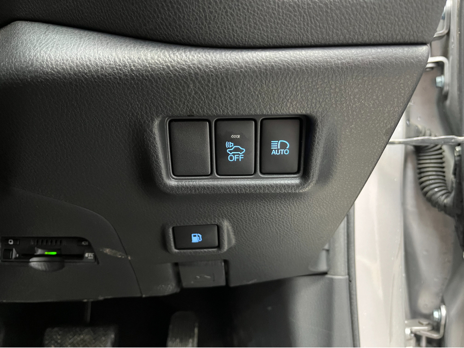 2018 Toyota C-HR - image 12