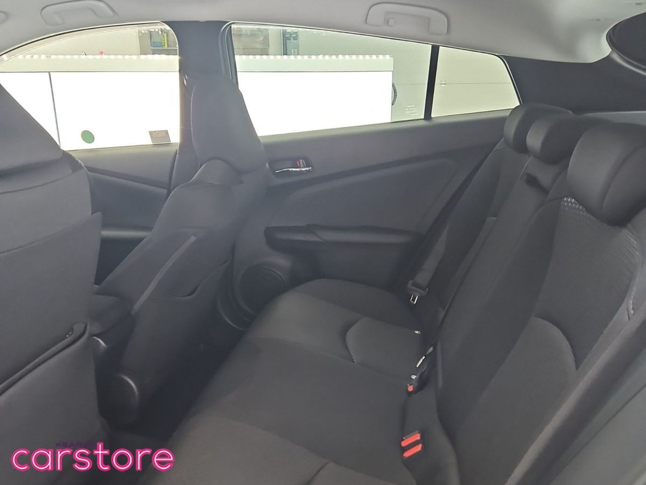2021 Toyota Prius - image 13
