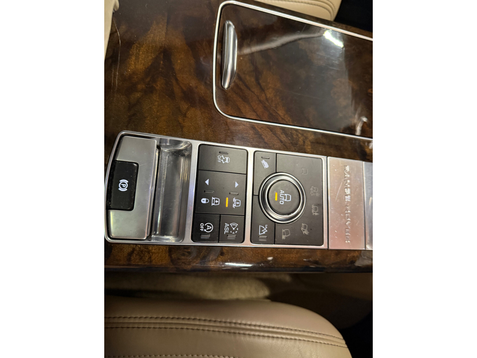 2015 Land Rover Range Rover - image 20