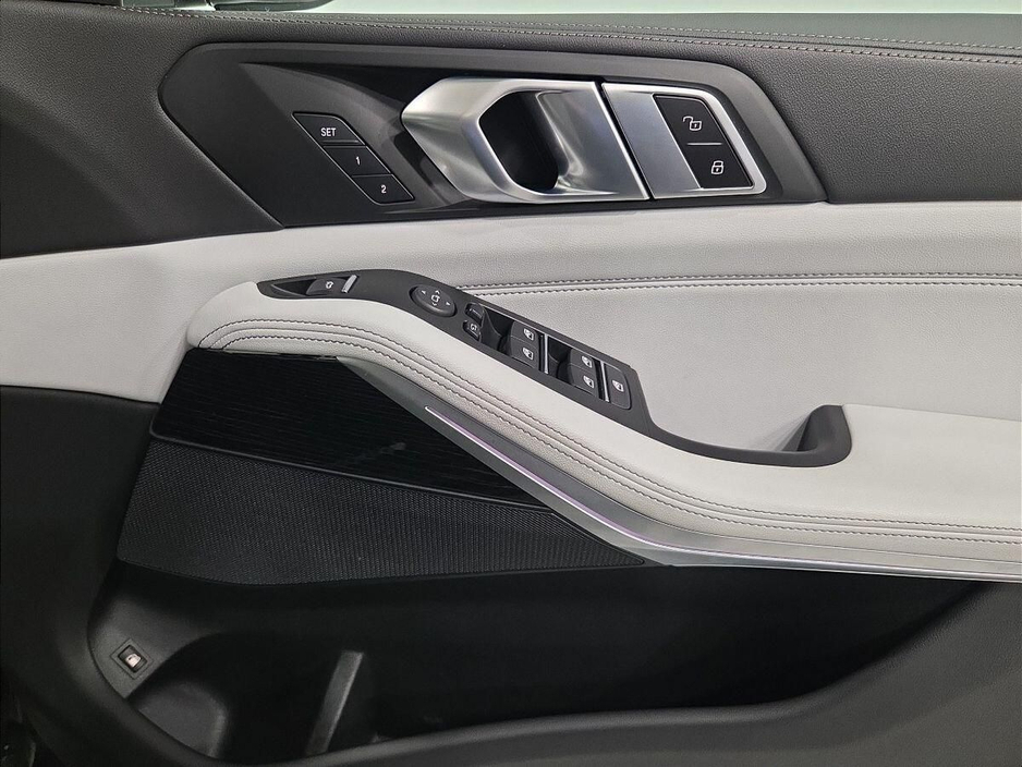 2023 BMW X5 - image 23