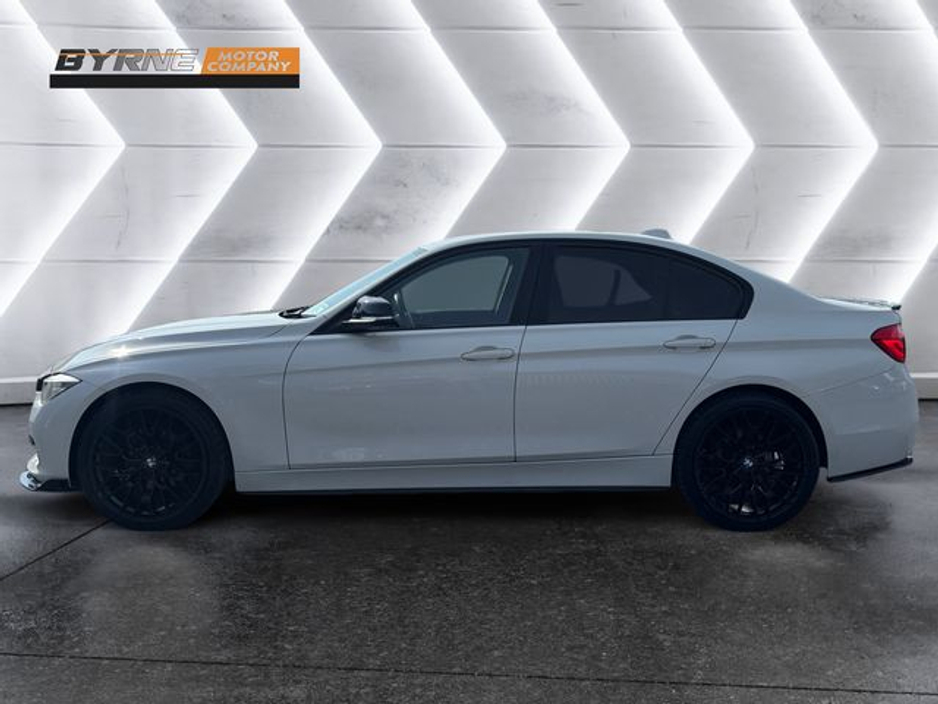 2016 BMW 3 Series - image 2