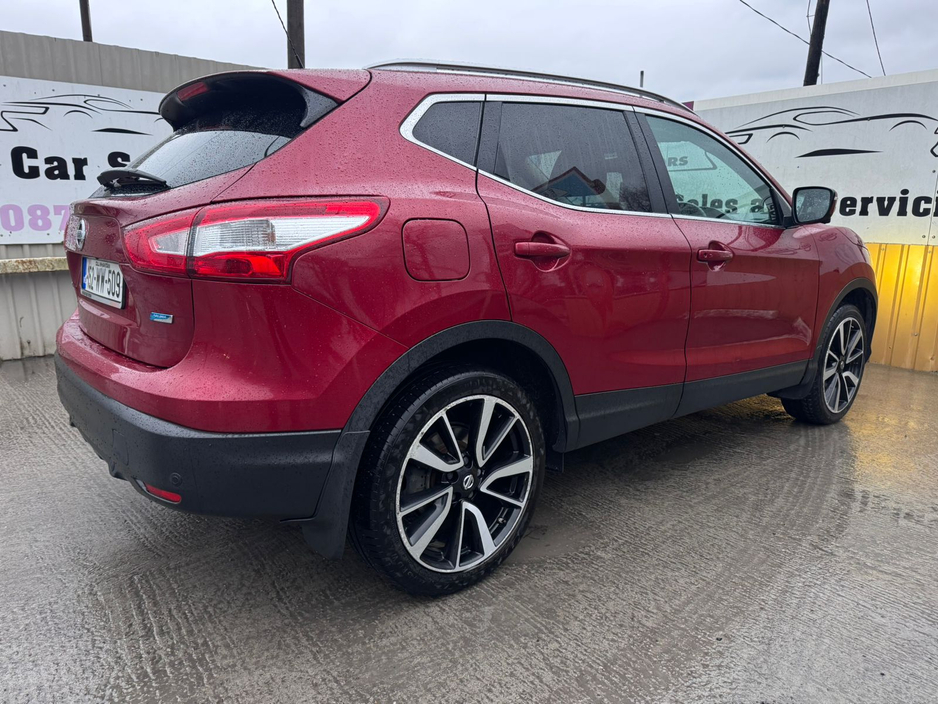 2015 Nissan Qashqai 1.5 SVE DAP + GLASS ROYALE ROOF E 4DR €9,800