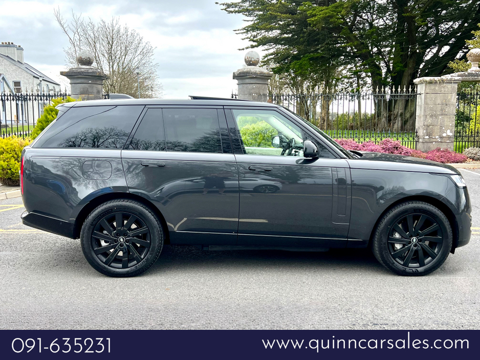 2023 Land Rover Range Rover - image 2