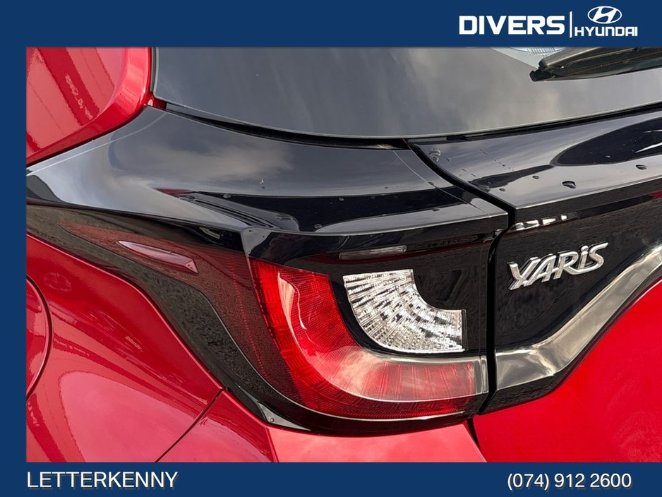 2022 Toyota Yaris - image 22