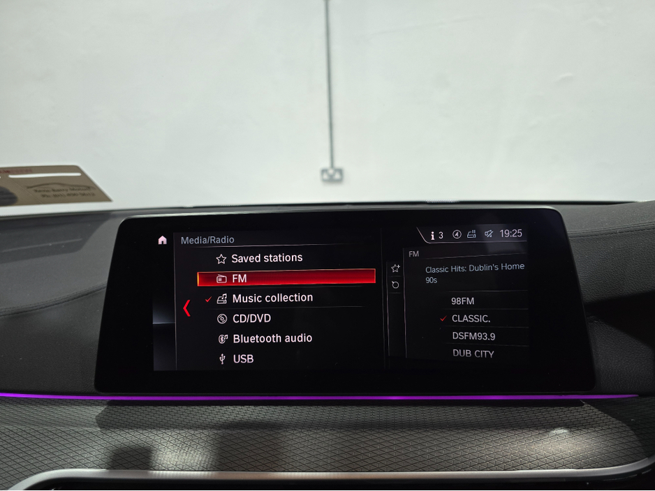 2019 BMW 5 Series - image 19