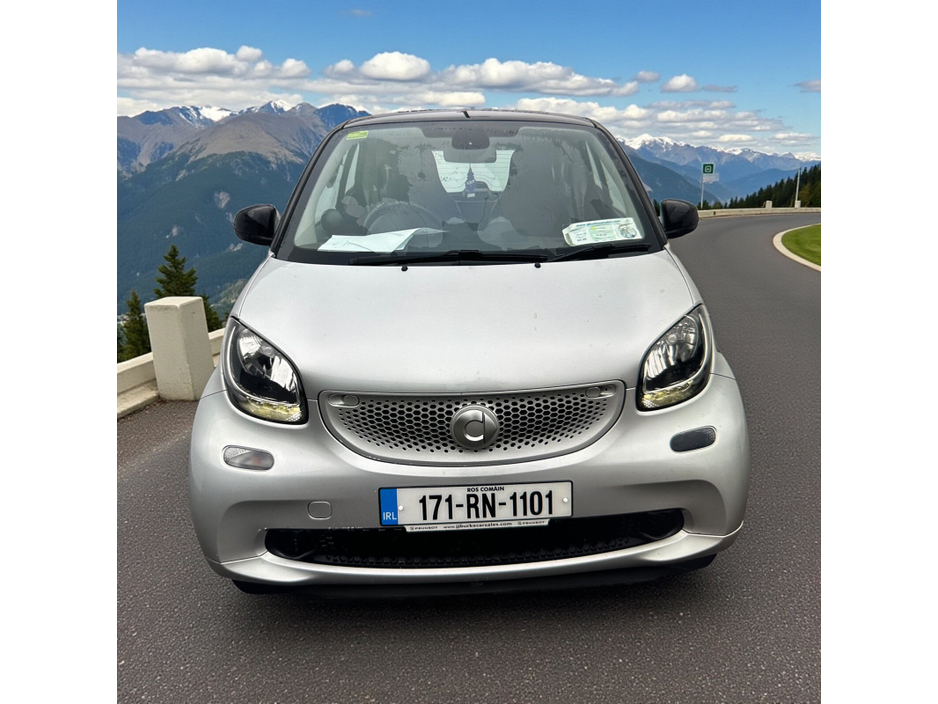 2017 Smart Fortwo - image 3