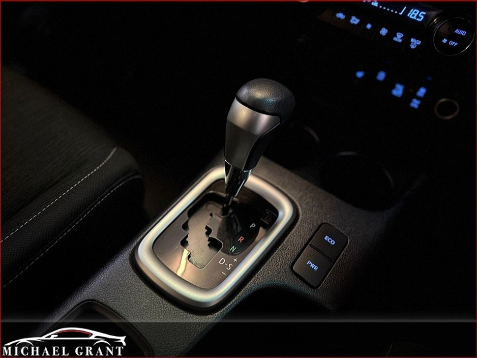 2022 Toyota Hilux AUTOMATIC 2.8D IRISH CAR ONLY 58KM SR5 DOUBLE CAB N1 COMMERCIAL VAT €36,585