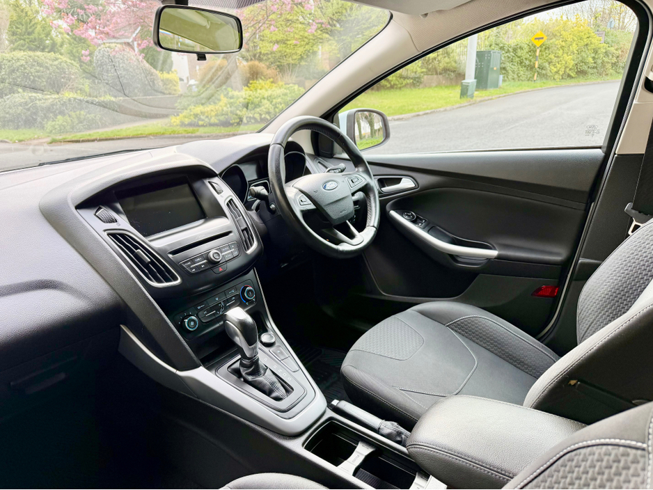 2017 Ford Focus - image 17