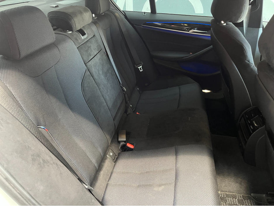 2019 BMW 5 Series - image 17
