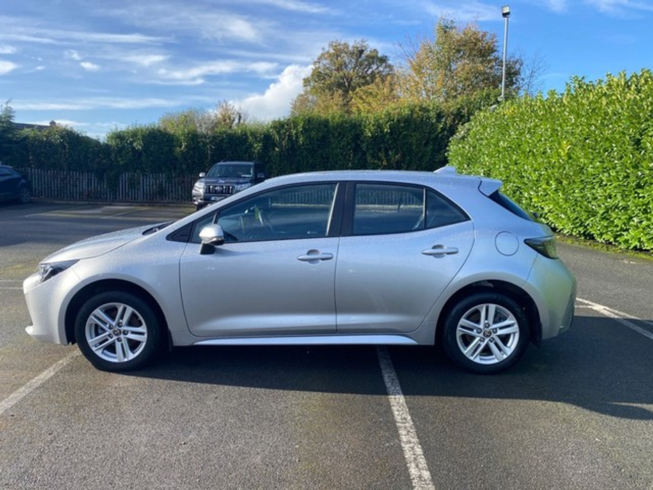 2022 Toyota Corolla COROLLA HYBRID LUNA H/B €25,950