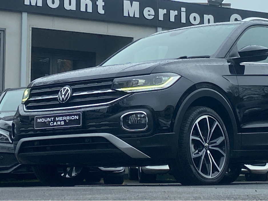 2020 Volkswagen T-Cross - image 2