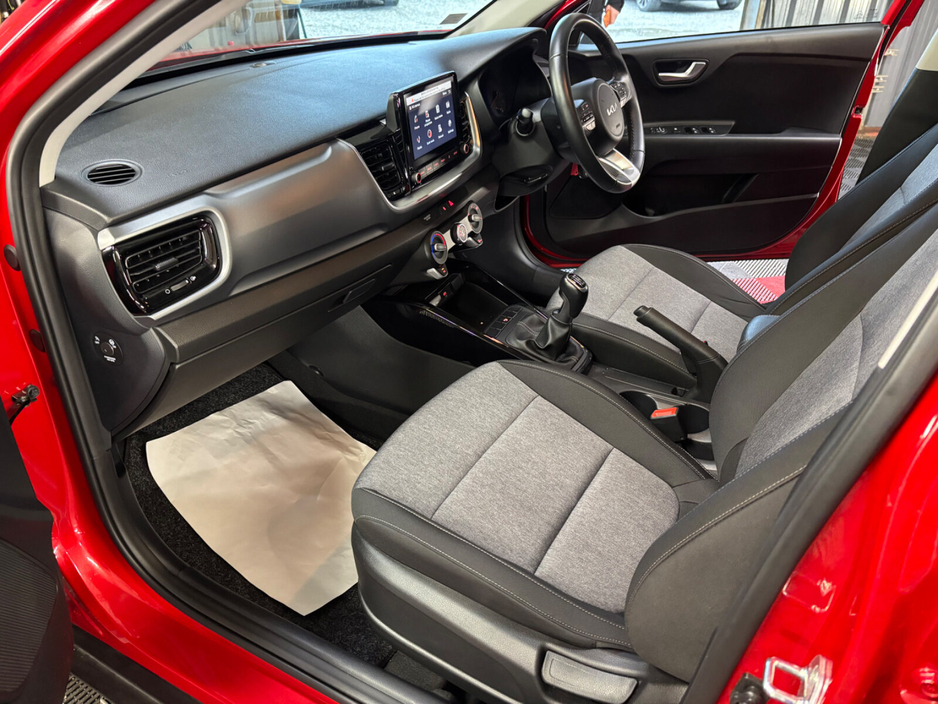 2023 Kia Stonic - image 18