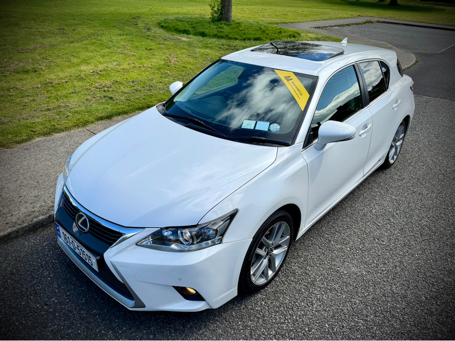2016 Lexus CT 200 h - image 12