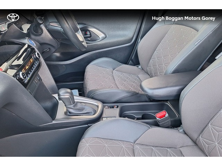 2022 Toyota Yaris Cross CR CROSS SOL 4DR AUTO €26,950