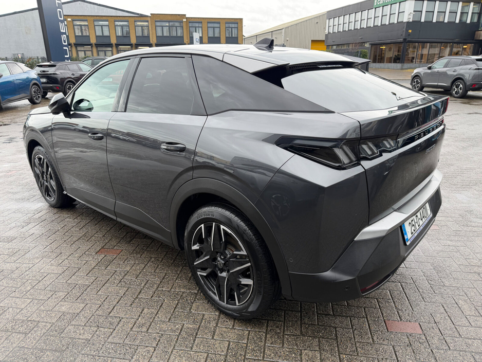 2025 Peugeot 3008 - image 6