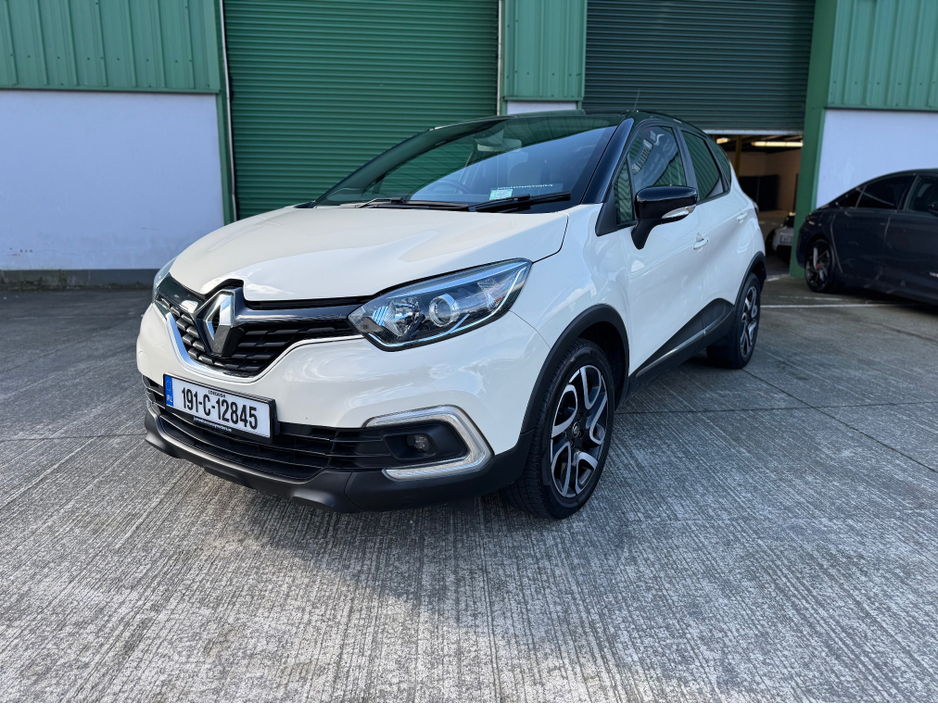2019 Renault Captur - image 2
