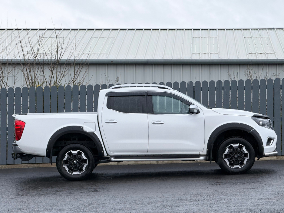 2021 Nissan Navara EXTREMELY LOW MILES - BODYKIT JUST FITTED! €25,500