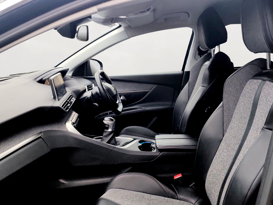 2019 Peugeot 5008 - image 21