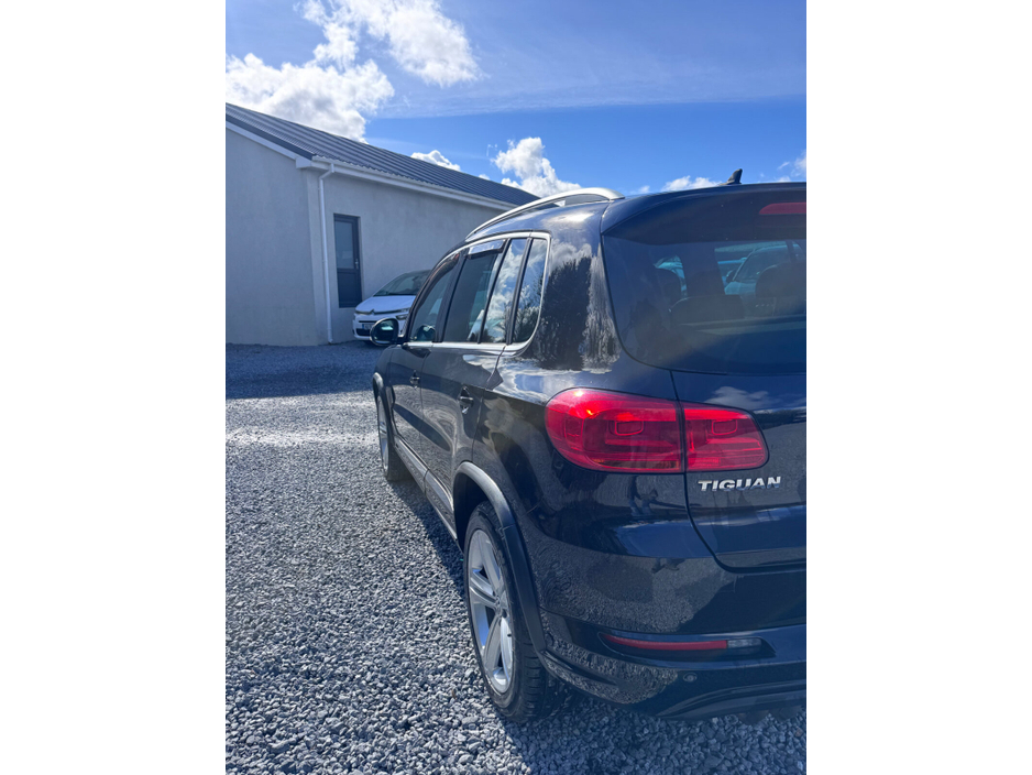2016 Volkswagen Tiguan - image 4