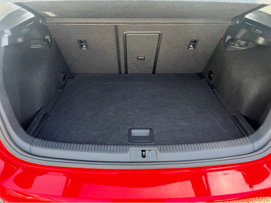 2015 Volkswagen Golf - image 16