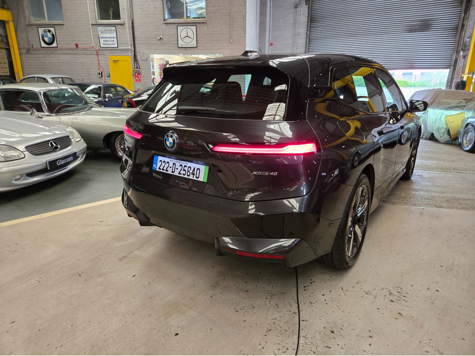 2022 BMW iX - image 27