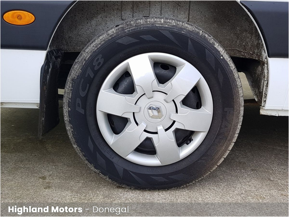 2022 Renault Master - image 10