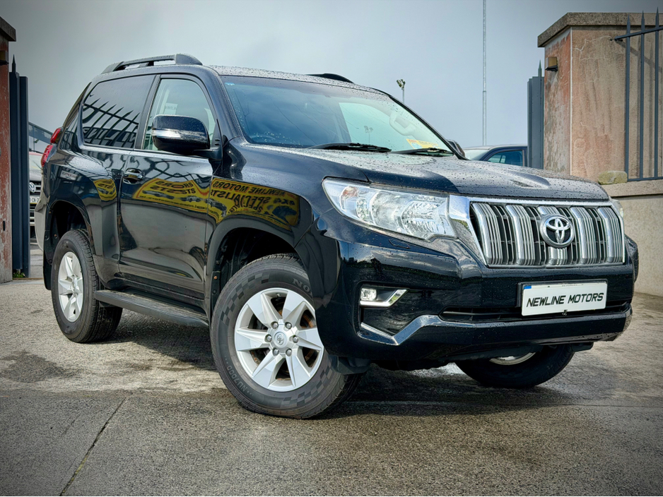 2019 Toyota Landcruiser - image 4