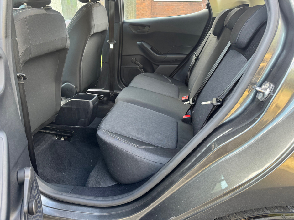 2022 Ford Fiesta - image 19