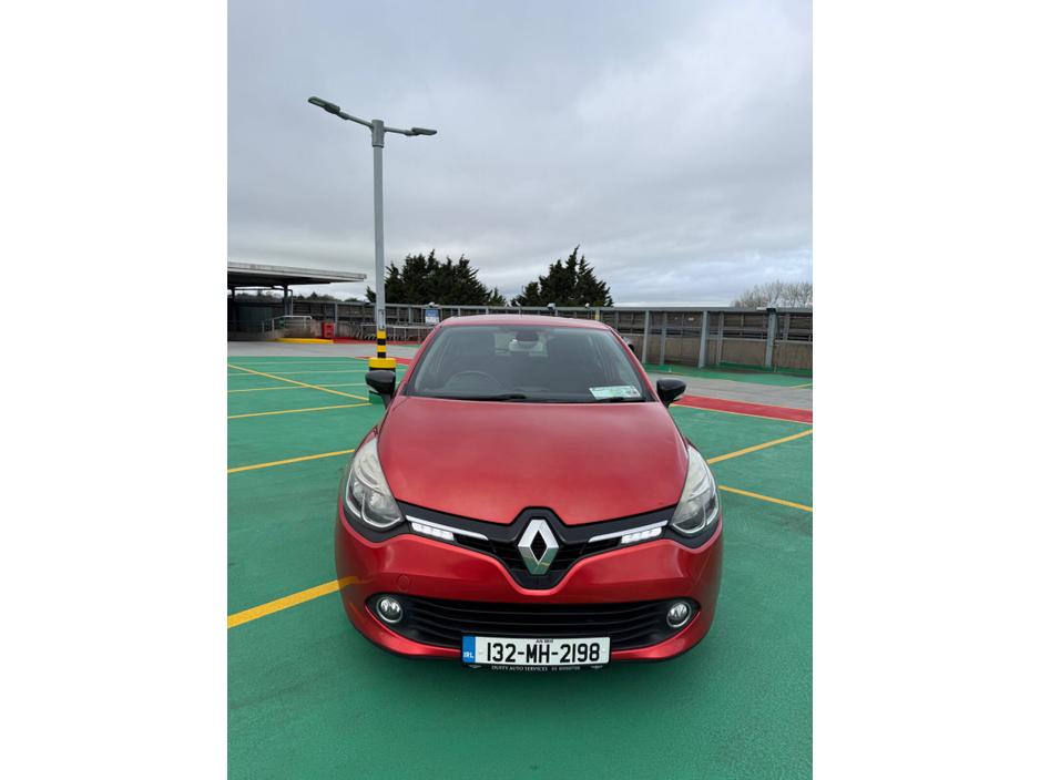2013 Renault Clio - image 2