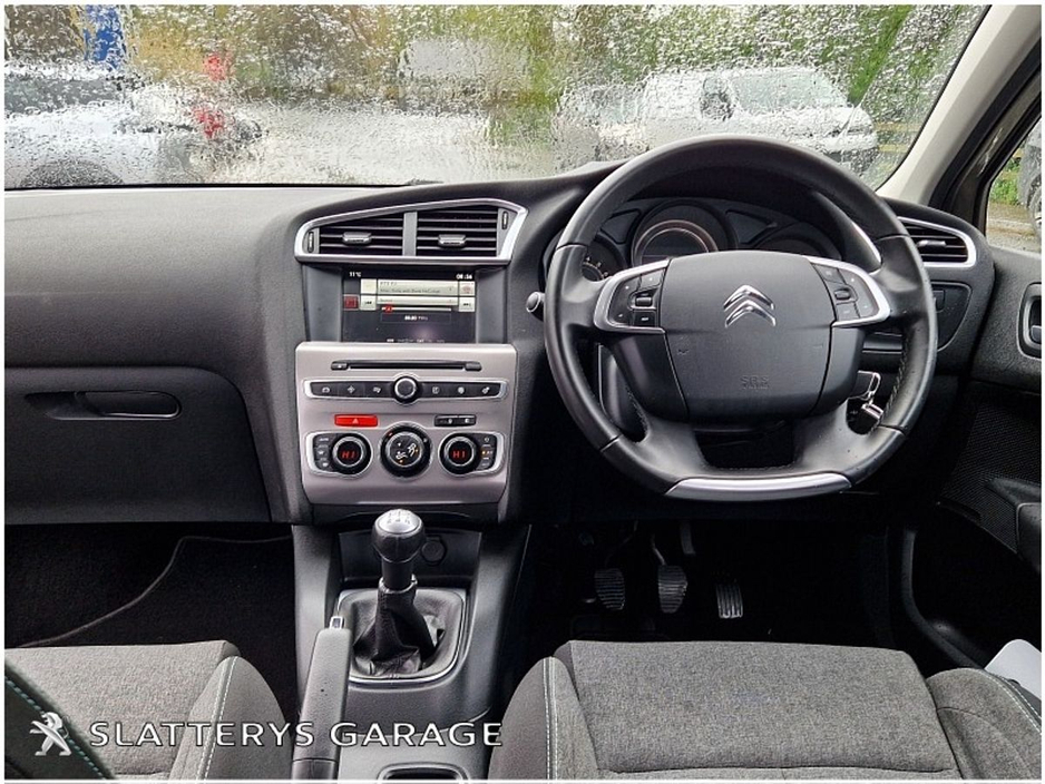 2017 Citroen C4 - image 2