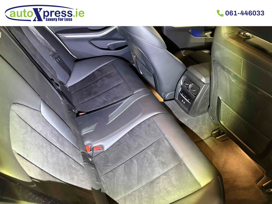 2021 BMW 3 Series - image 12