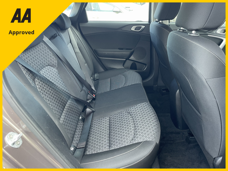 2021 Kia Ceed - image 9