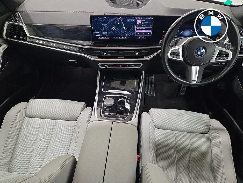 2023 BMW X5 - image 4