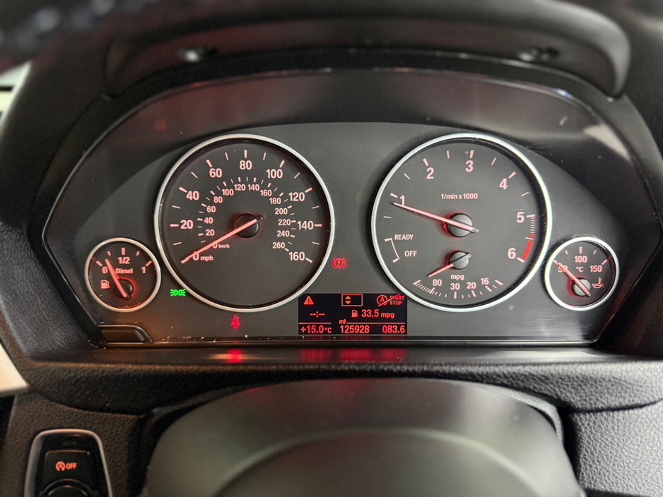 2016 BMW 3 Series - image 28