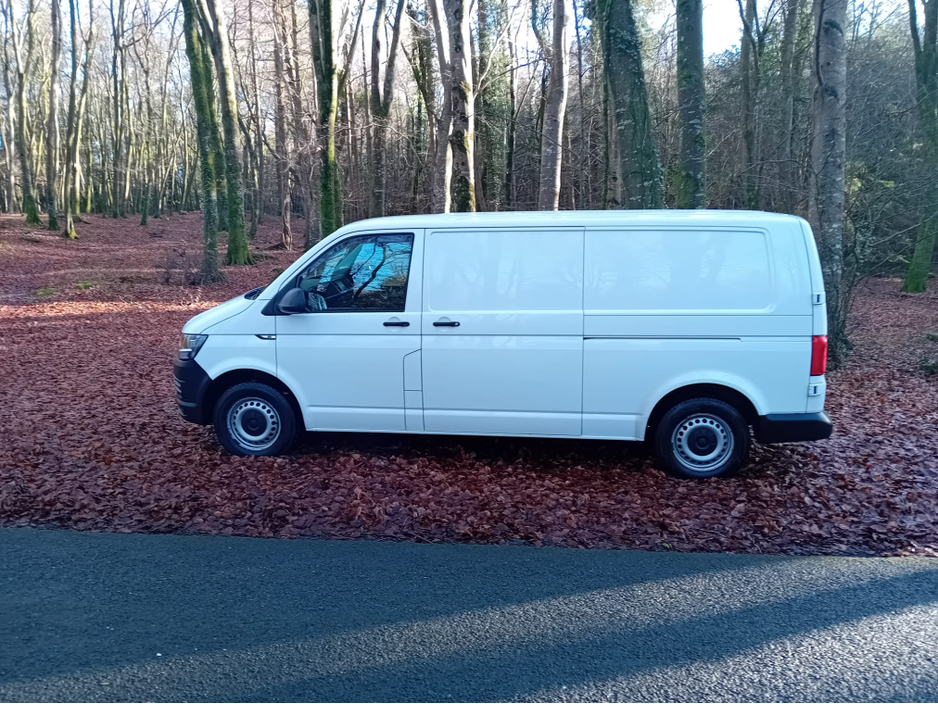 2018 Volkswagen Transporter PVL 3000KG TDI 150 T6 150 BHP 6 SPEED FWD 5DR @ REDDY2DRIVE LTD €15,850