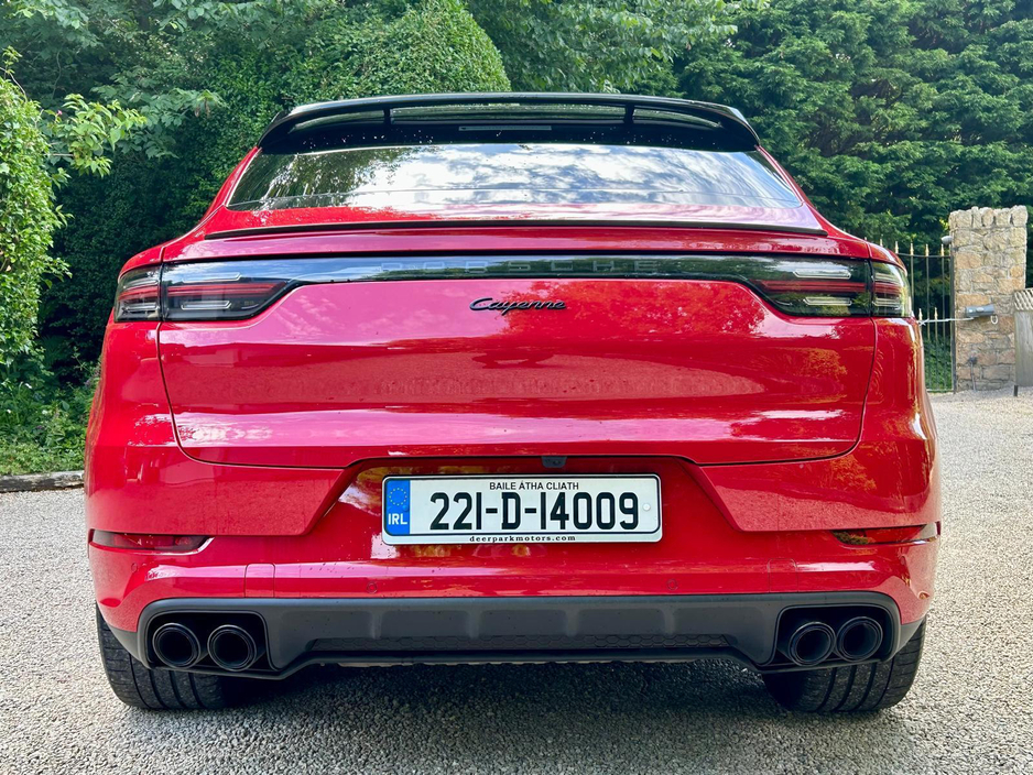 2022 Porsche Cayenne - image 5