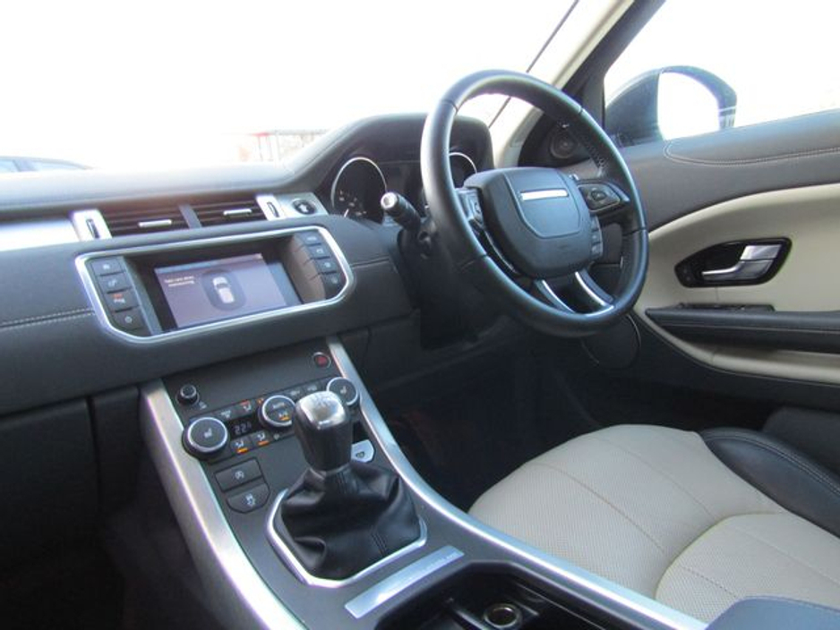 2017 Land Rover Range Rover Evoque - image 11