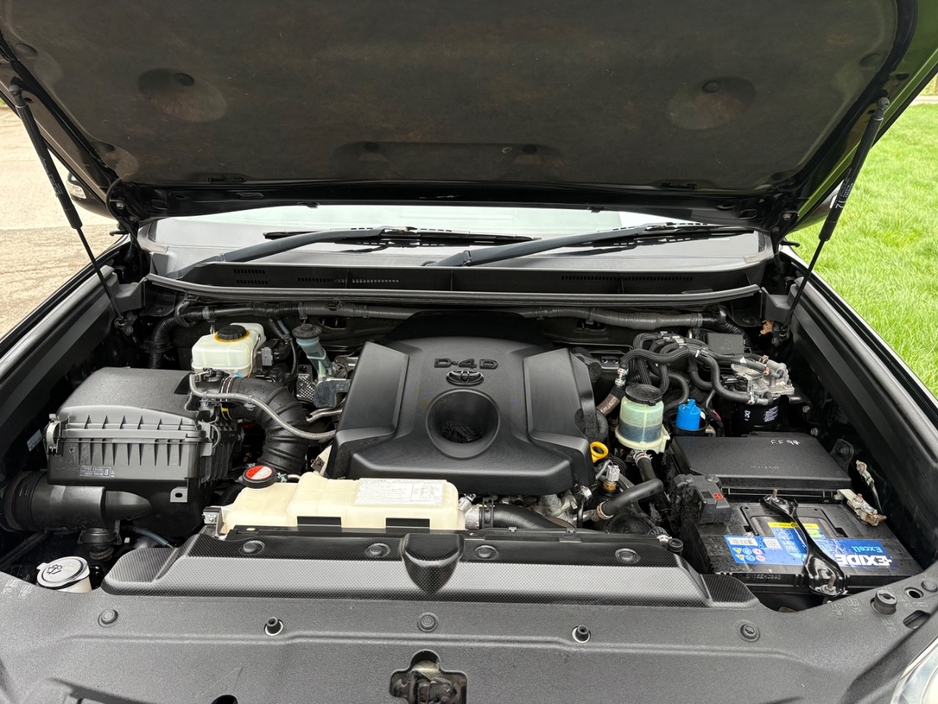 2016 Toyota Landcruiser - image 16