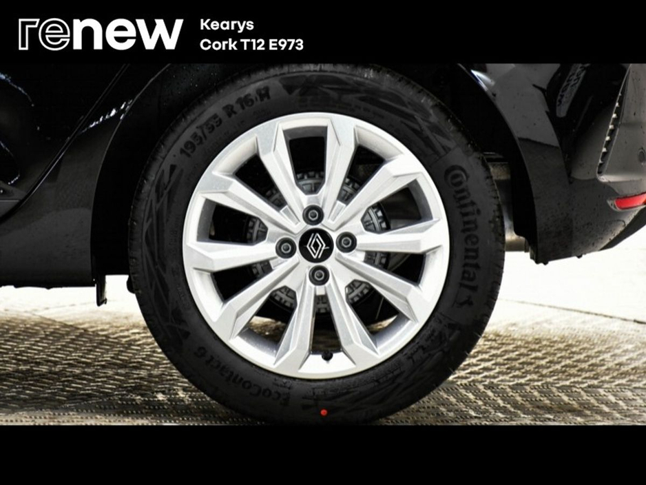 2025 Renault Clio - image 9