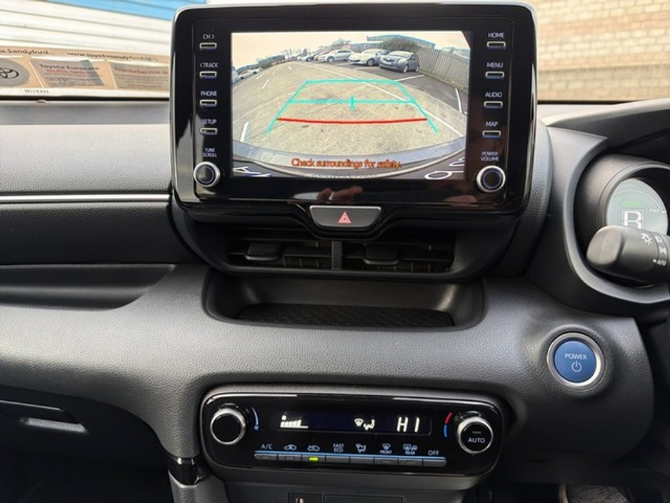 2021 Toyota Yaris *NOW SOLD* HYBRID LUNA SPORT // SMART ENTRY/SMART START // AIR CON // BLUETOOTH // APPLE CARPLAY // DIGITAL DASH // PRIVACY GLASS €22,945