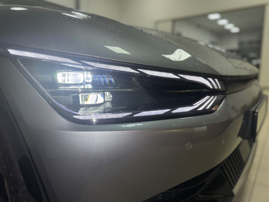 2025 Kia EV6 - image 9