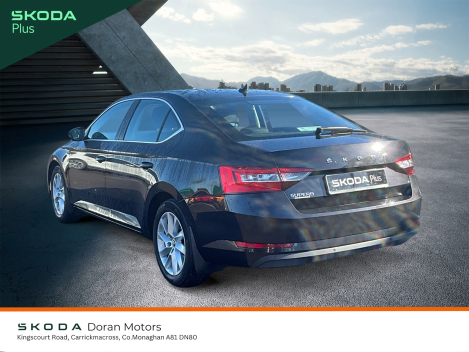 2024 Skoda Superb - image 3